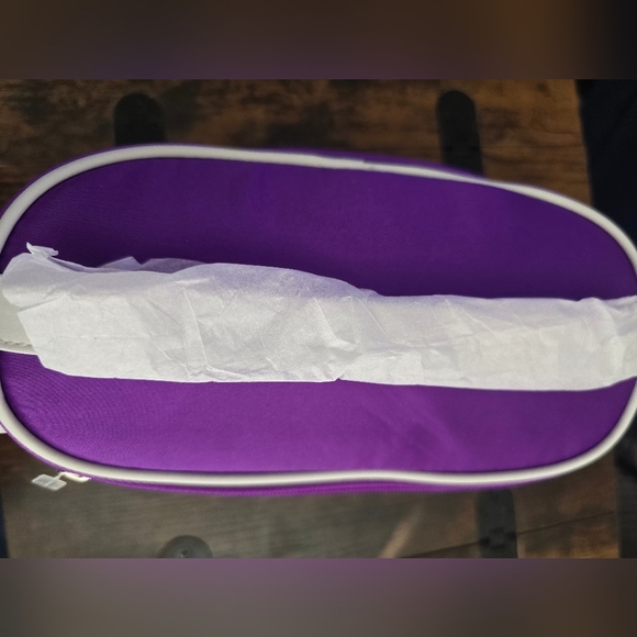 Clinique, Skincare/Makeup, 4 Piece Bundle Set - Picture 2 of 11